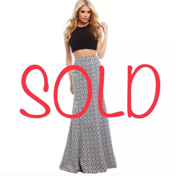 Mac Duggal Dresses & Skirts - SOLD~Mac Duggal black/white 2 pc prom dress/gown